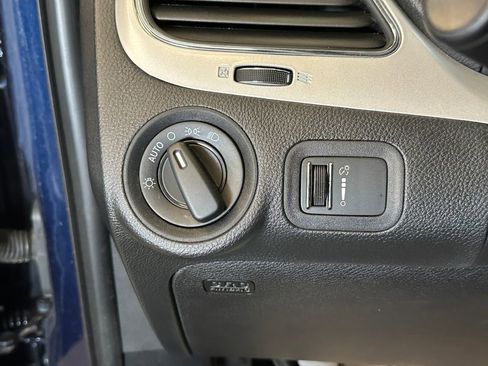 Used 2020 Dodge Journey SE FWD image 18