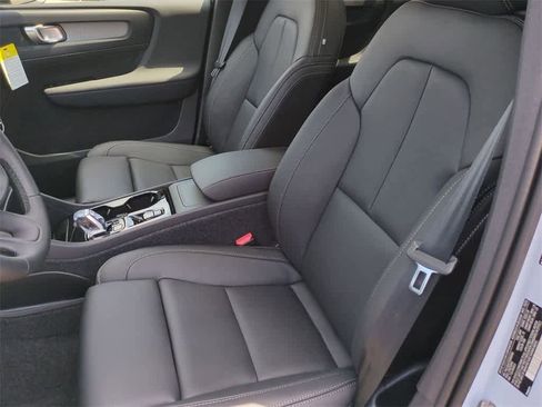 Used 2026 Volvo XC40 B5 Plus w/ Protection Package Premier image 15