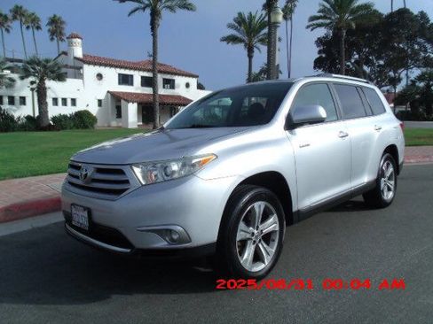 Used 2011 Toyota Highlander Limited image 1