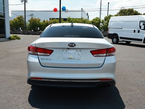 Used 2016 Kia Optima LX w/ Option Group 014 FWD image 4