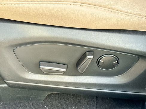 Used 2023 Ford Explorer Limited w/ Equipment Group 301A image 15