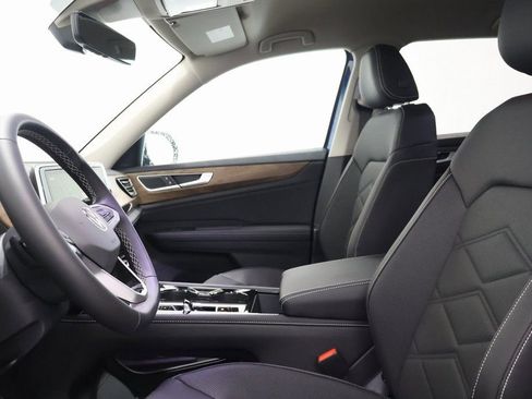 New 2026 Volkswagen Atlas SE image 13