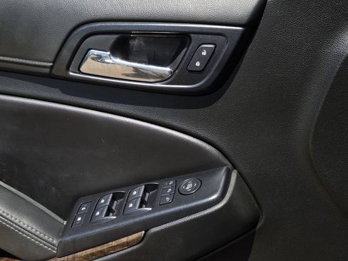 Used 2019 Chevrolet Tahoe LT w/ LT Signature Package RWD image 20