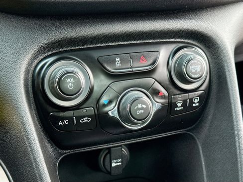 Used 2014 Dodge Dart SXT w/ Sun/Sound Group image 10