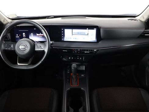 Used 2025 Nissan Kicks SR FWD image 14