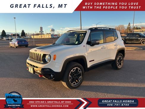 Used 2017 Jeep Renegade Trailhawk image 3