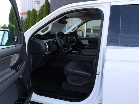 Used 2025 Ford Expedition Active AWD/4WD image 44