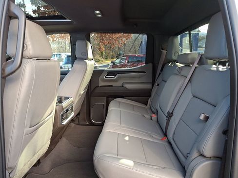 Used 2024 GMC Sierra 1500 SLT w/ SLT Premium Plus Package image 10