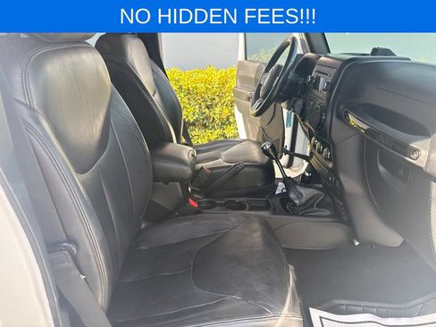 Used 2015 Jeep Wrangler Unlimited Sahara AWD/4WD image 16
