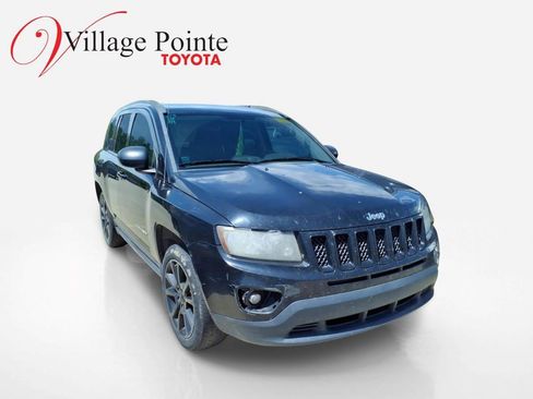 Used 2013 Jeep Compass Latitude FWD image 5