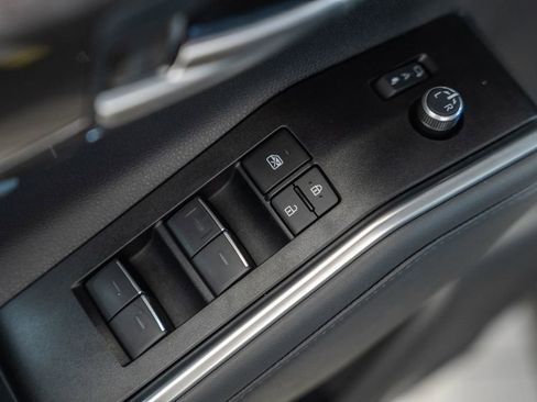 New 2026 Toyota Highlander Platinum image 44