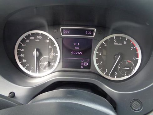 Used 2019 INFINITI QX30 image 34