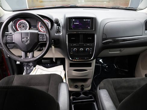 Used 2016 Dodge Grand Caravan American Value Package image 30