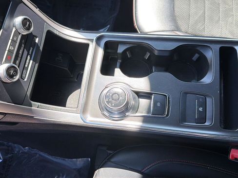 Used 2022 Ford Edge ST-Line image 19