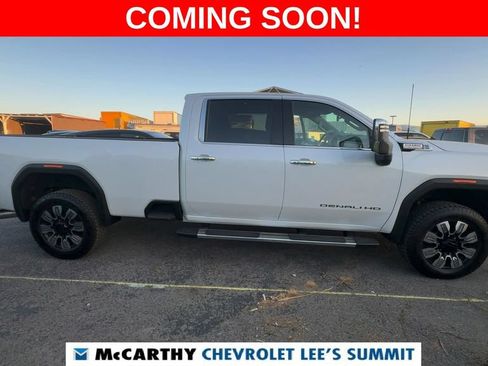 Used 2025 GMC Sierra 3500 Denali AWD/4WD image 9