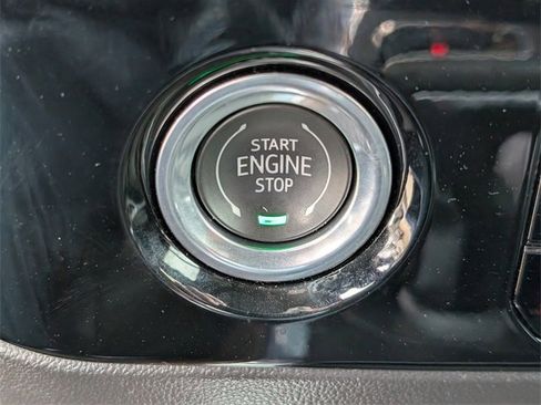 Certified 2023 GMC Sierra 1500 SLT image 18