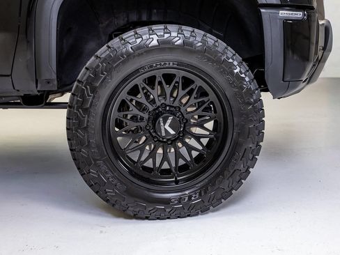 Used 2026 GMC Sierra 2500 AT4 AWD/4WD image 12