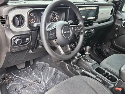 Used 2024 Jeep Wrangler Unlimited Sport AWD/4WD image 10