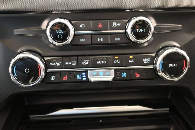 New 2026 Ford F250 Platinum w/ Tremor Off-Road Package AWD/4WD image 27