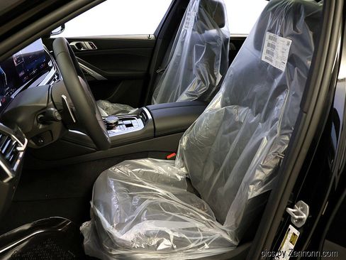 New 2026 BMW X6 xDrive40i w/ Climate Comfort Package image 10