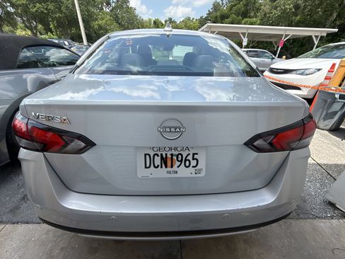 Used 2025 Nissan Versa SV FWD image 6