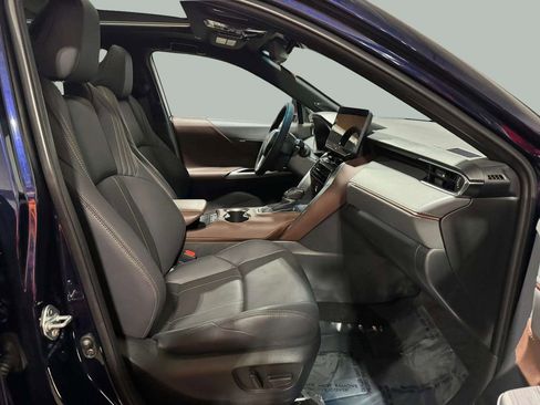 Used 2024 Toyota Venza Limited AWD/4WD image 27