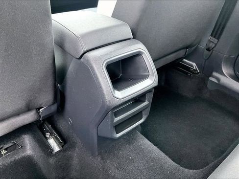 Used 2025 Volkswagen Taos S image 28