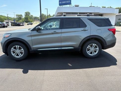 Used 2020 Ford Explorer XLT w/ Comfort Package AWD/4WD image 14