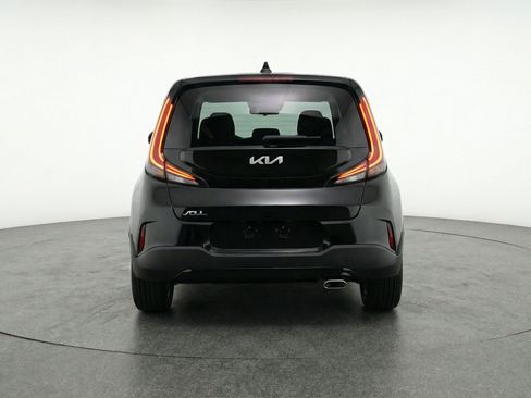 Used 2025 Kia Soul LX w/ LX Technology Package FWD image 7
