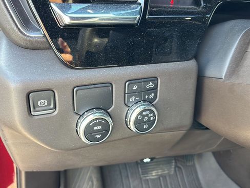 Used 2024 GMC Sierra 1500 SLT w/ SLT Premium Plus Package RWD image 17