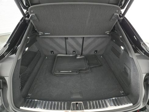 Used 2025 Porsche Cayenne Coupe image 16