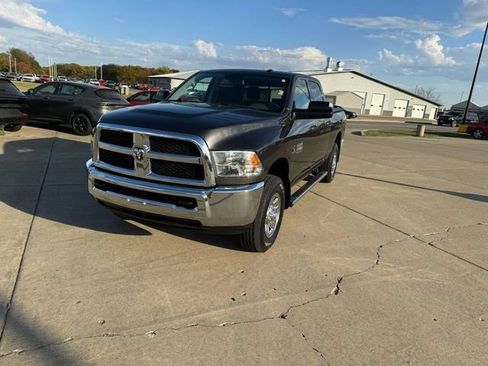 Used 2016 RAM 2500 Tradesman w/ Chrome Appearance Group AWD/4WD image 3
