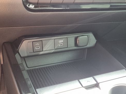 Used 2026 Toyota Prius XLE FWD image 30