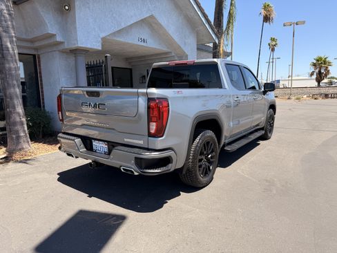 Used 2023 GMC Sierra 1500 Elevation w/ Elevation Premium Package AWD/4WD image 5