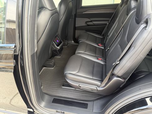 Used 2022 Tesla Model X image 15