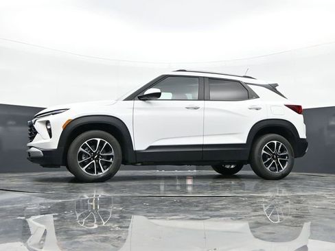 Used 2025 Chevrolet TrailBlazer LT w/ Driver Confidence Package AWD/4WD image 40