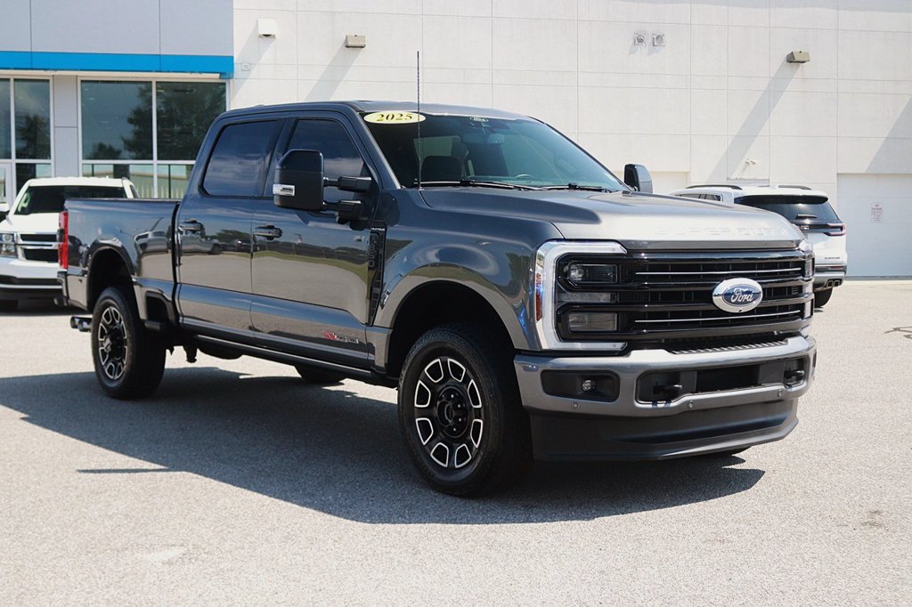 Used 2025 Ford F350 Platinum AWD/4WD image 3