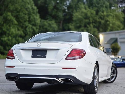 Used 2017 Mercedes-Benz E 300 image 4