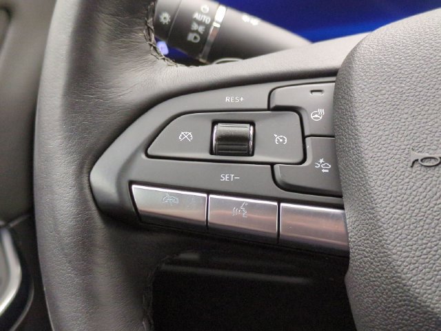 Used 2024 Cadillac XT4 Luxury w/ Cold Weather Package AWD/4WD image 11