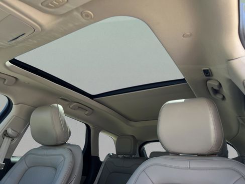 Used 2020 Lincoln Corsair Reserve image 27