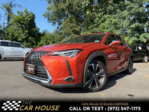 Used 2019 Lexus UX 200 w/ Premium Package FWD image 2