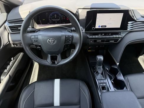 Used 2026 Toyota Camry SE FWD image 12