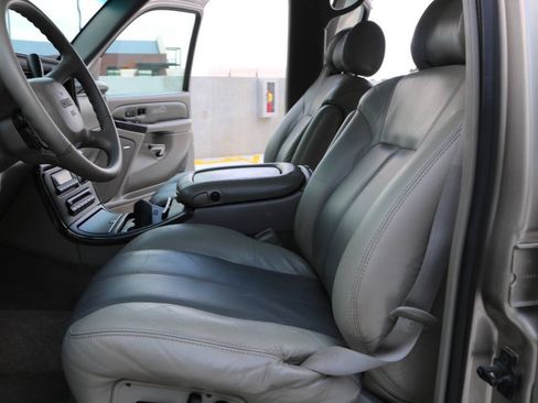 Used 2001 GMC Yukon XL Denali AWD/4WD image 96