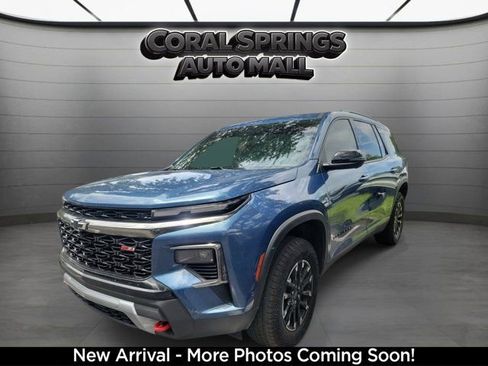 Used 2025 Chevrolet Traverse Z71 w/ Enhanced Driving Package AWD/4WD image 2
