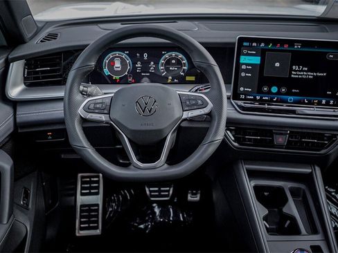 New 2026 Volkswagen Tiguan SE R-Line image 24