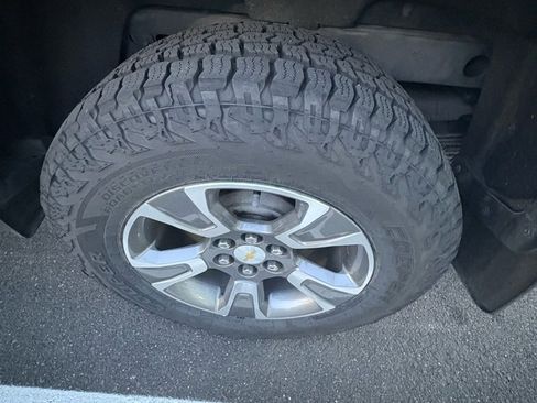 Used 2017 Chevrolet Colorado Z71 image 19