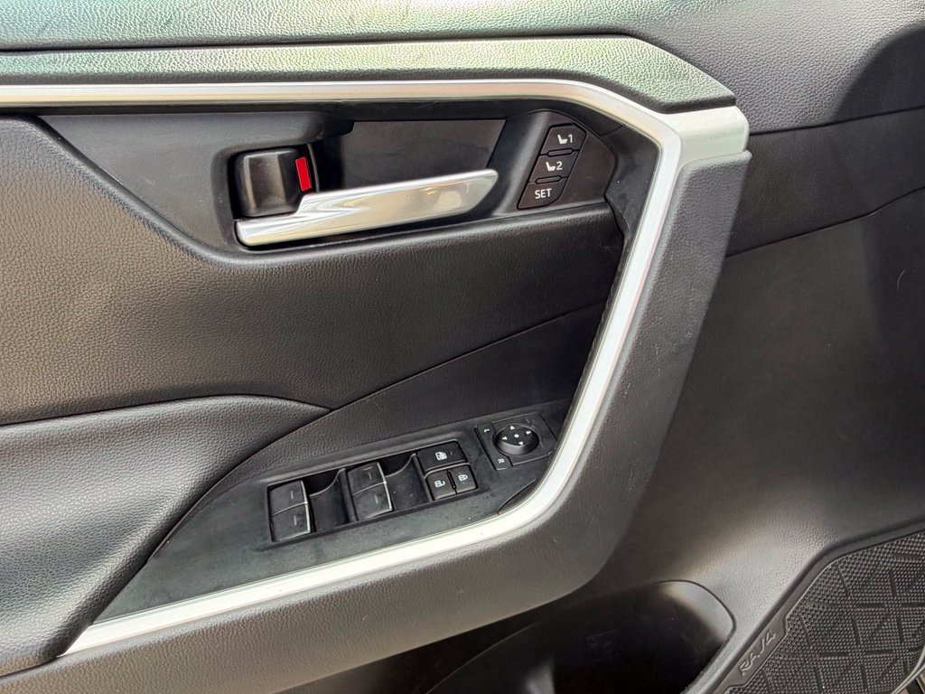Used 2023 Toyota RAV4 XLE Premium FWD image 21