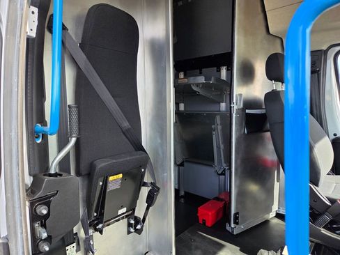 Used 2024 RAM ProMaster 3500 w/ Delivery Van Package FWD image 18