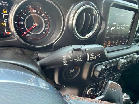 Used 2021 Jeep Wrangler Unlimited Rubicon w/ Dual Top Group AWD/4WD image 28