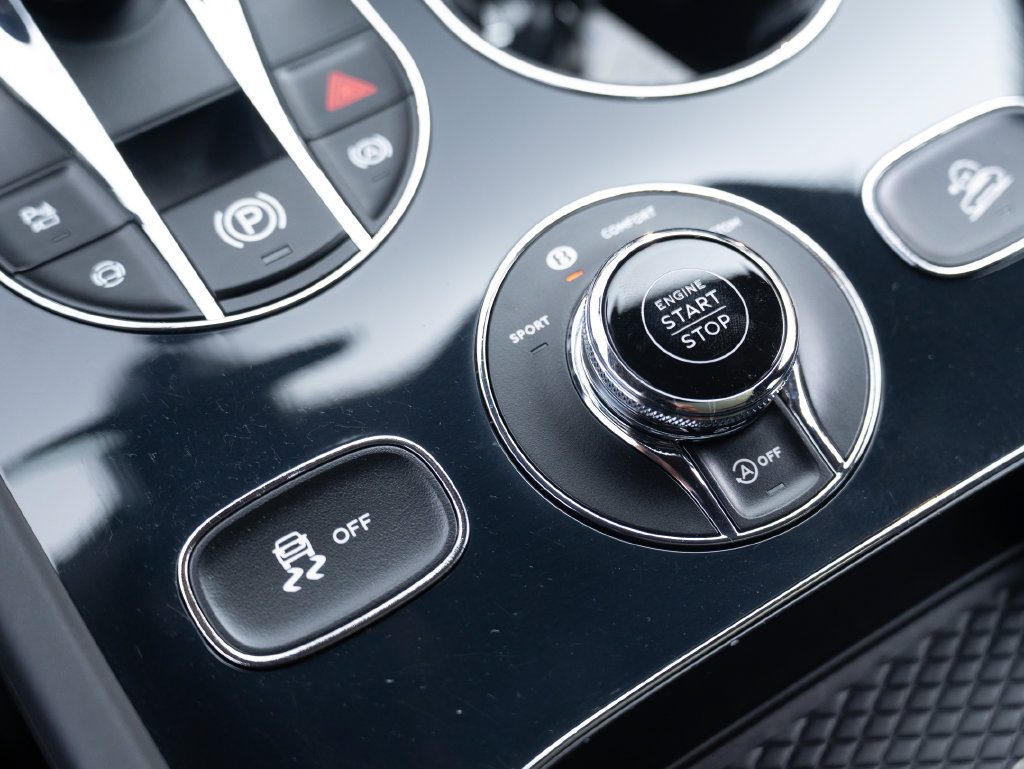 Used 2024 Bentley Bentayga Extended Wheelbase AWD/4WD image 33